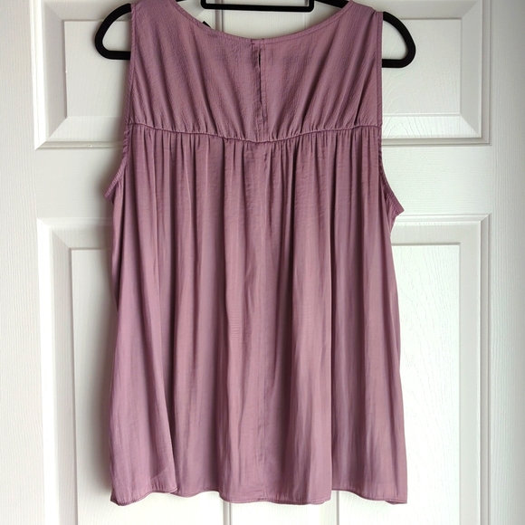 Simply Vera Vera Wang Sleeveless Top - Picture 5 of 8